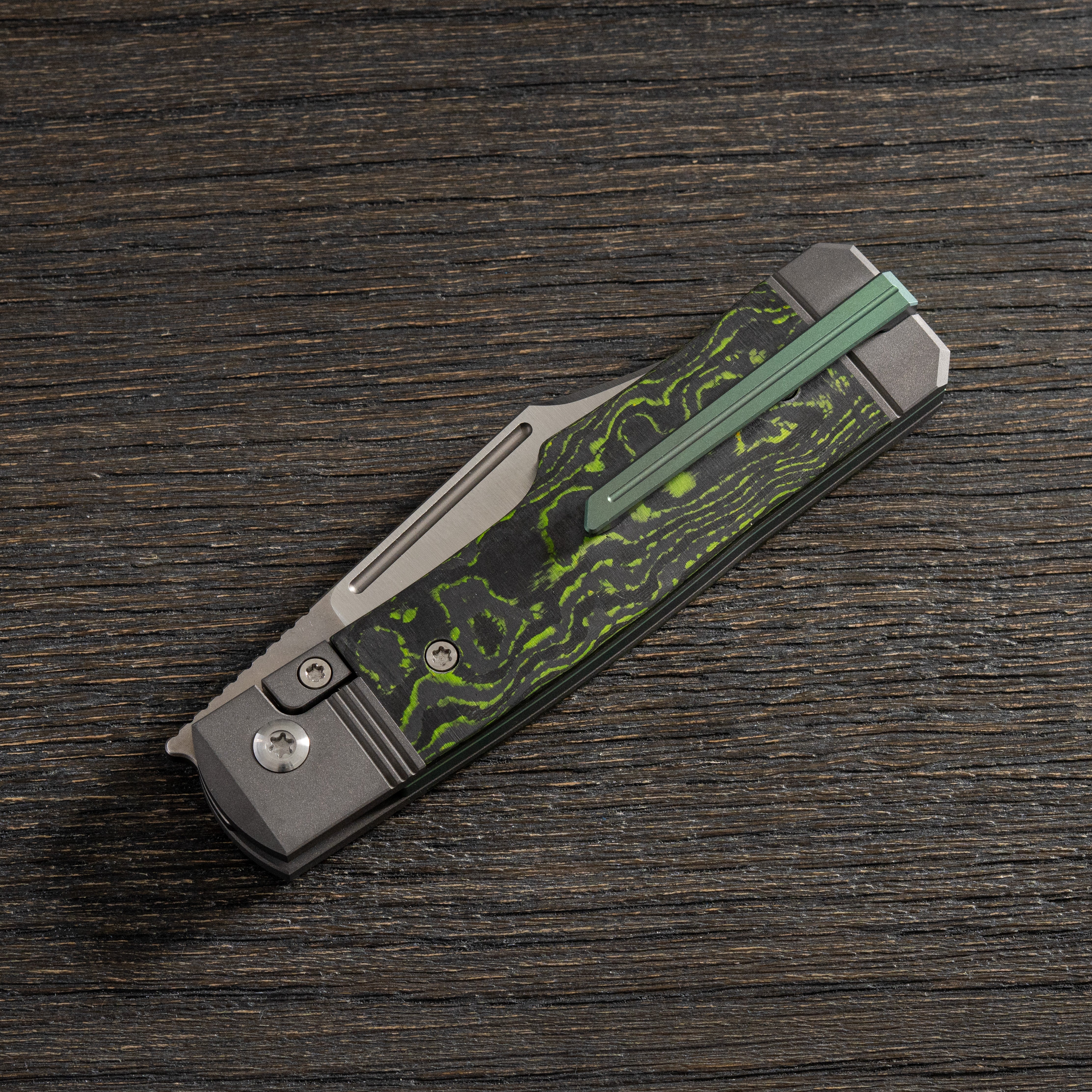 Gunslinger Jack - CamoCarbon Toxic Green